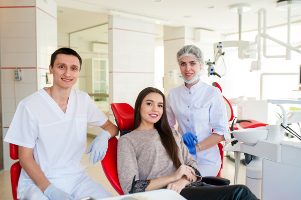 The Difference Between Simple And Surgical Tooth Extraction
